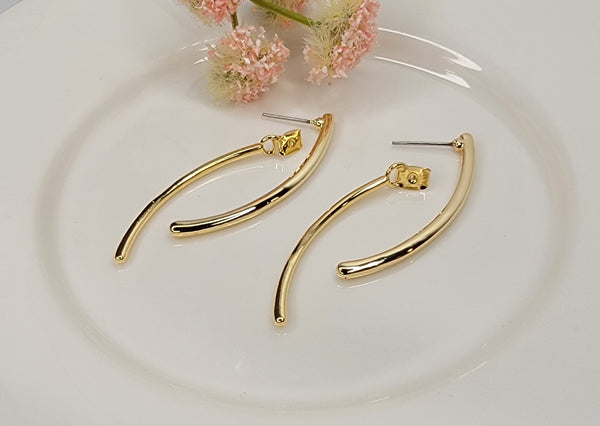 BO Curved Bar Back Earrings