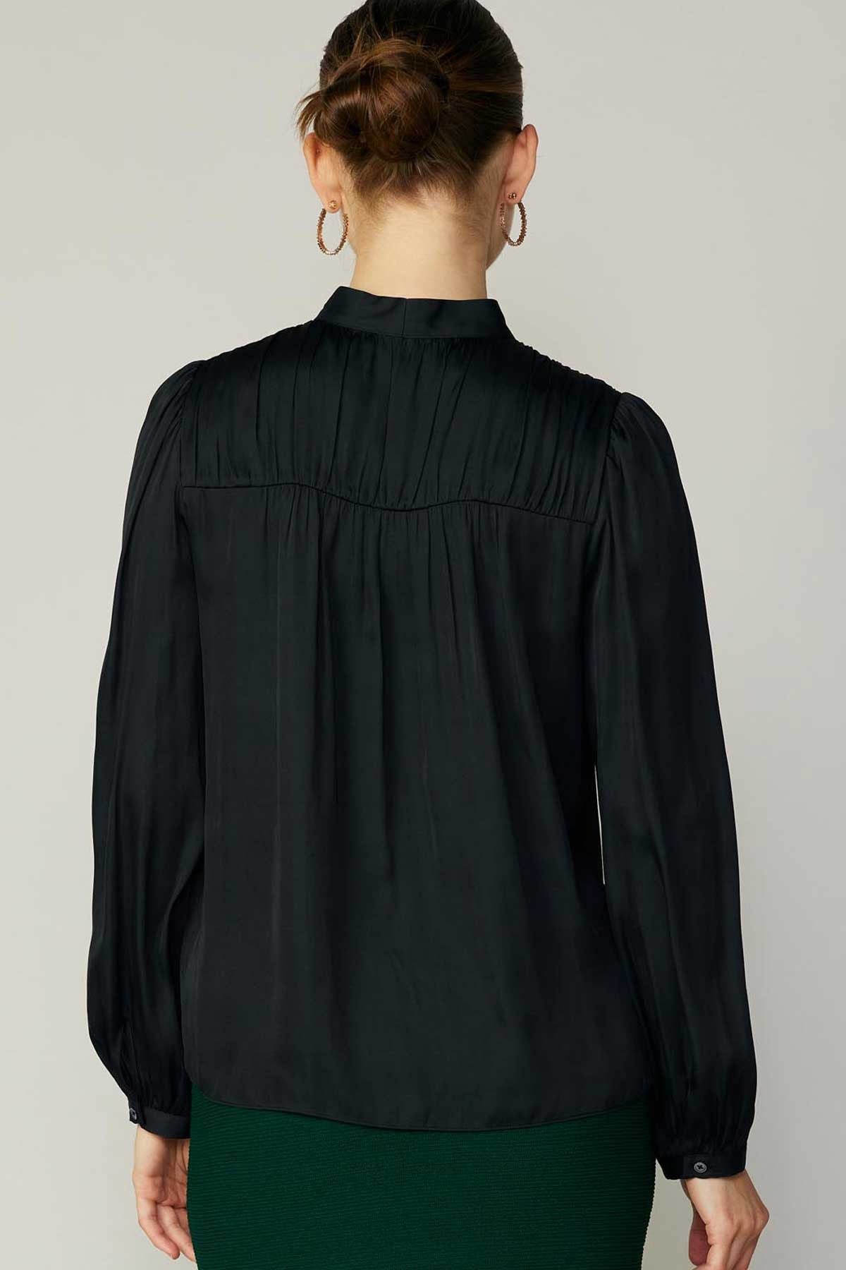V-Neck LS Pleated Blouse