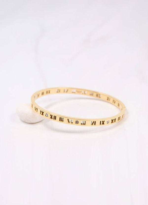Roman numeral cuff