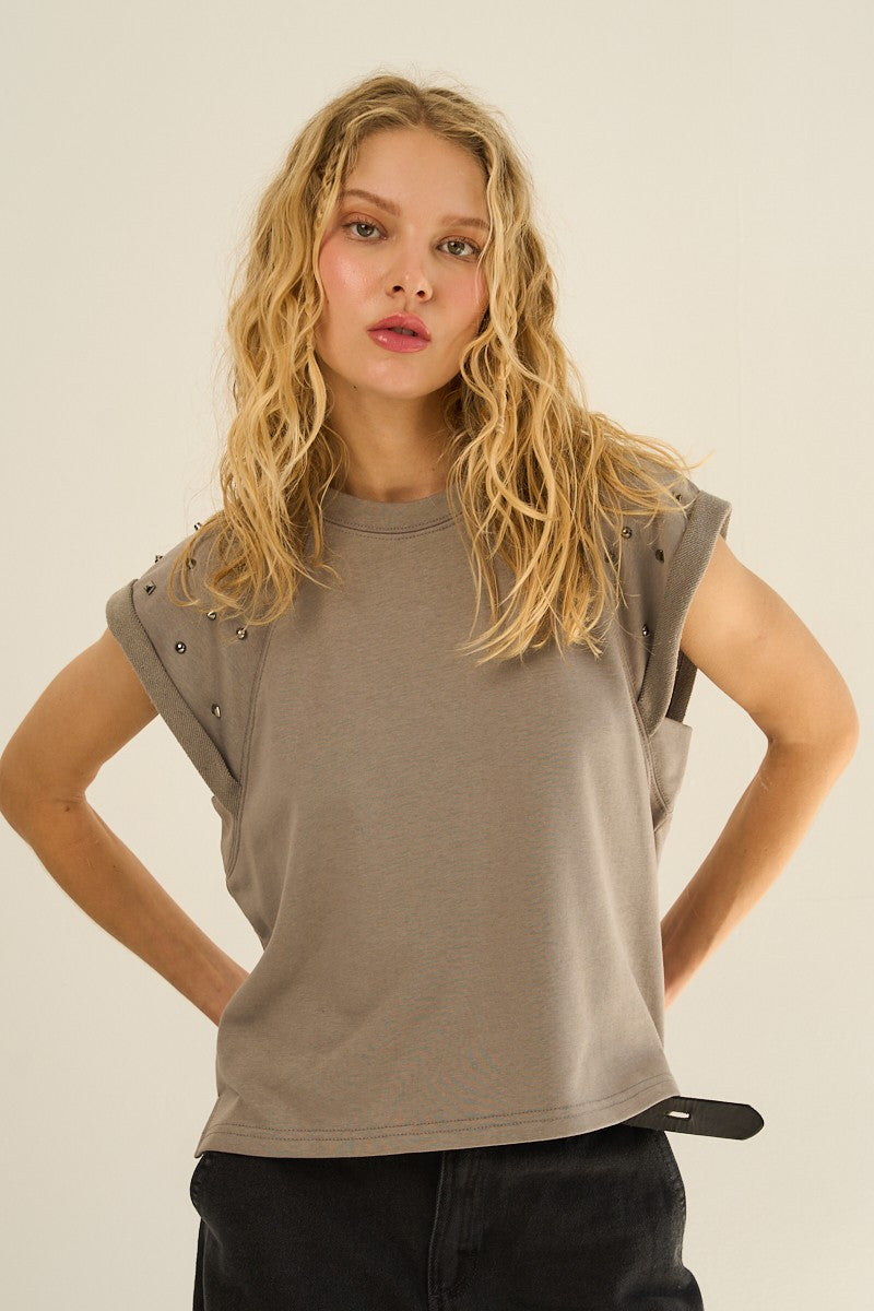 Sleeveless Top With Shoulder Metal Detail