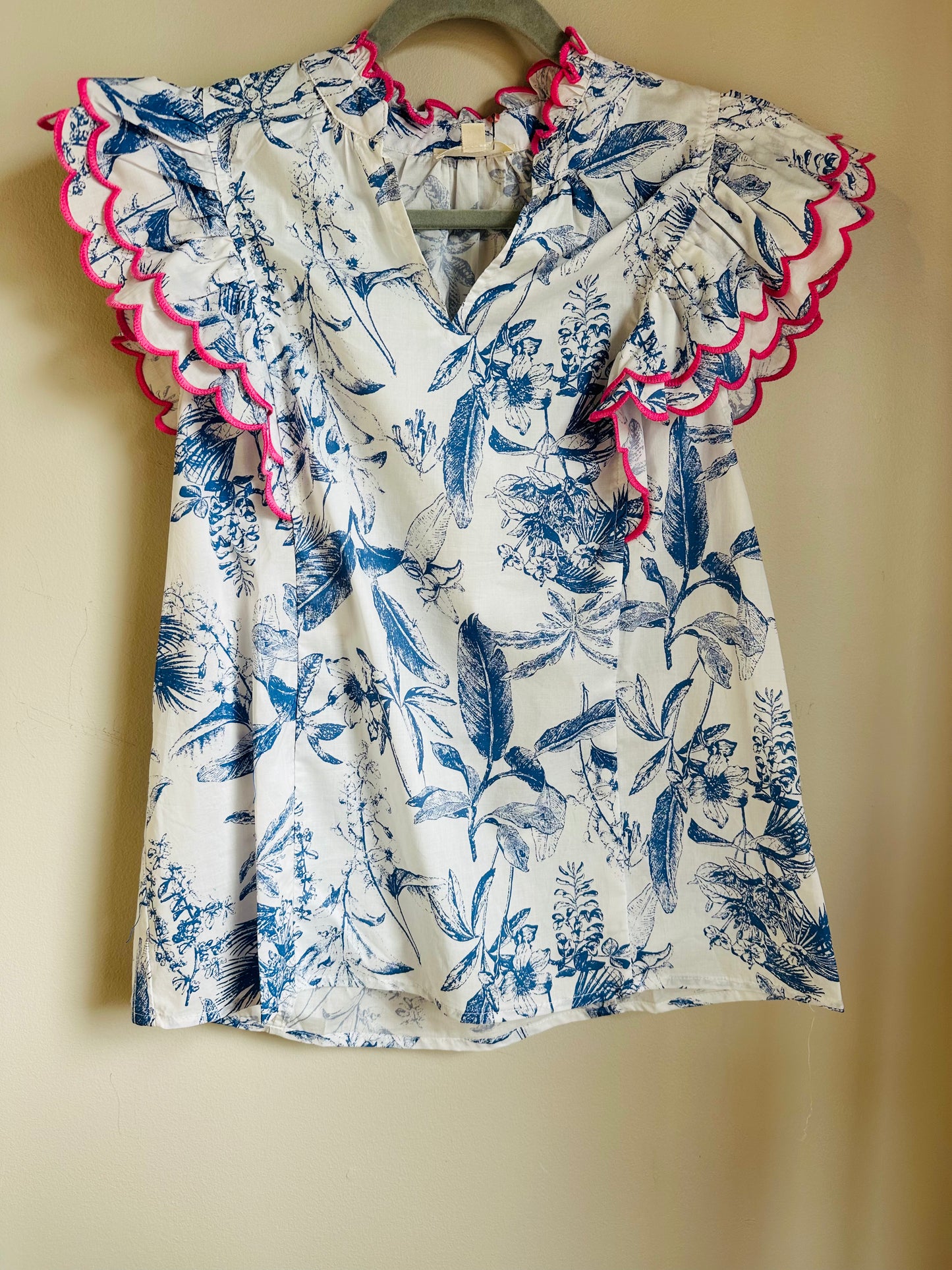 leaf print v neck ruffle top