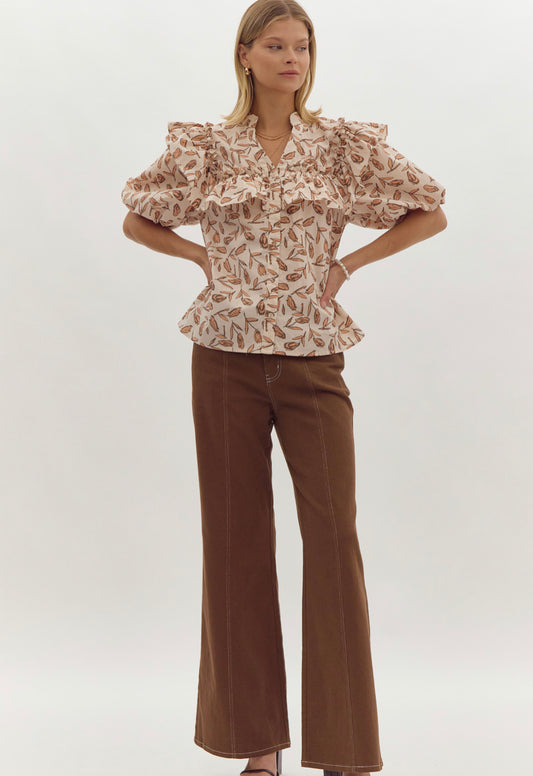 Ecru printed button v-neck ss ruffled