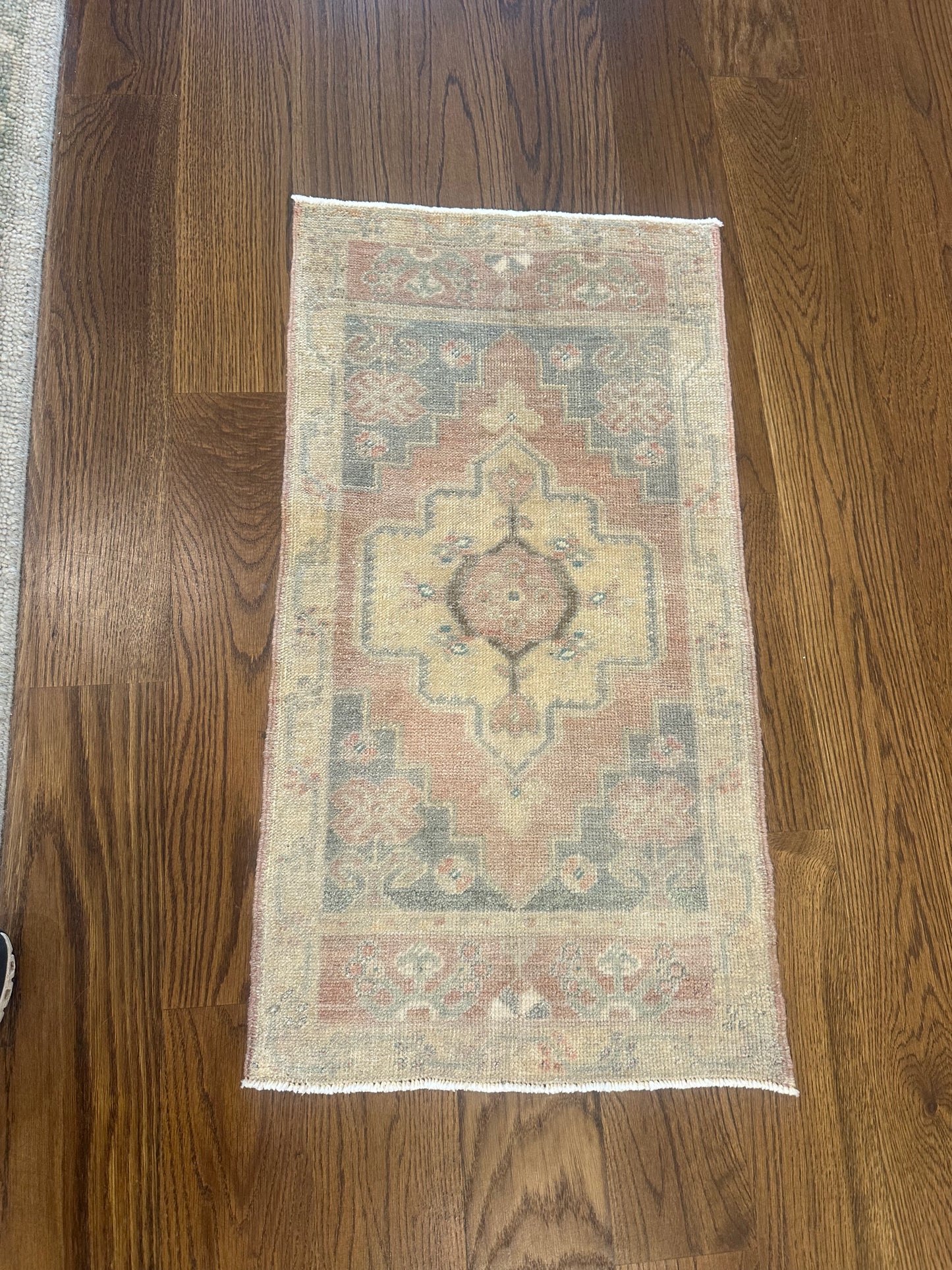 Mini Rug 32