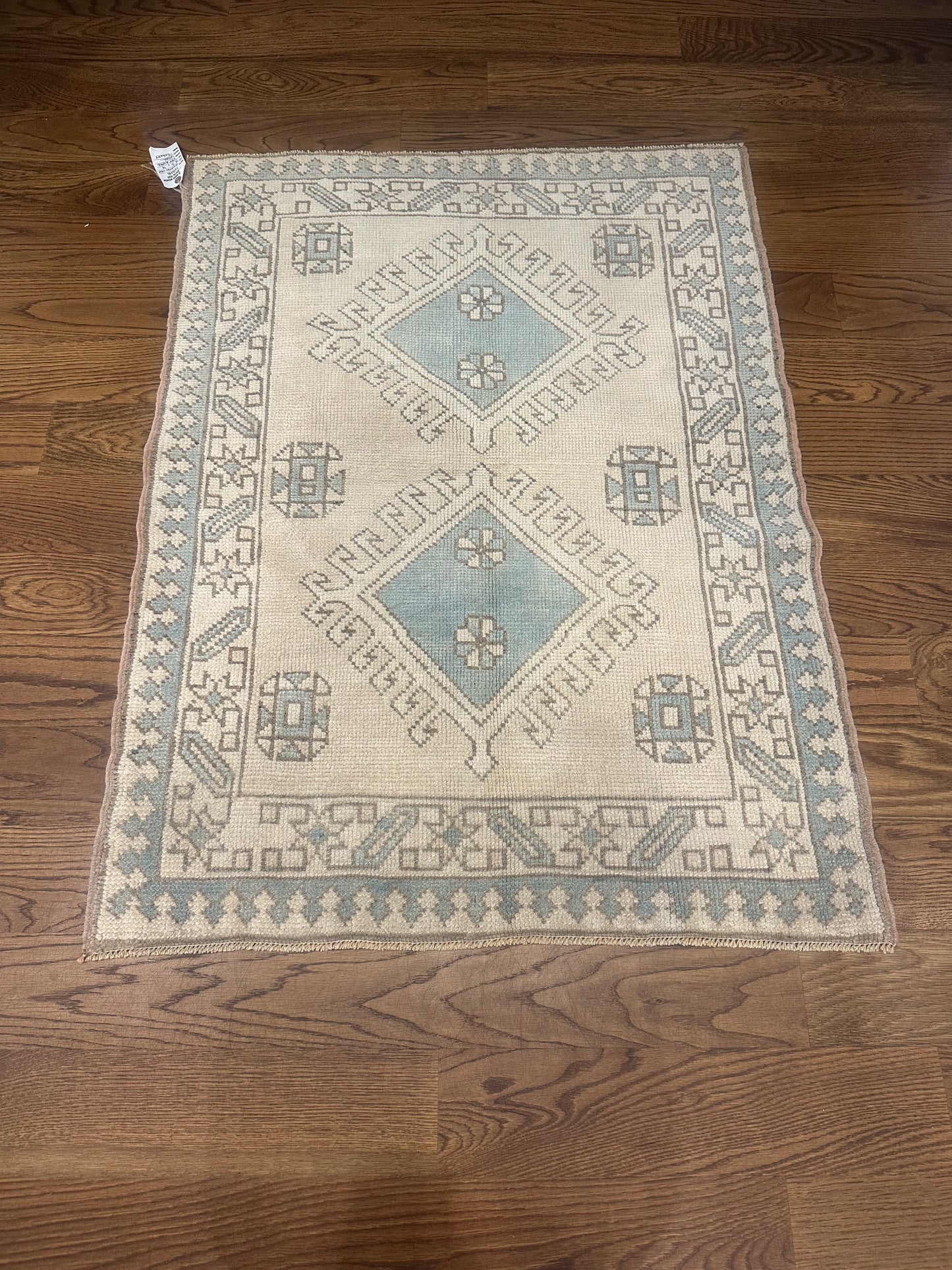 3.2 x 4 Rug Anatocian