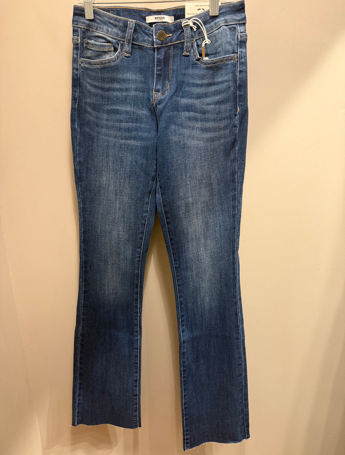 LOW RISE BOOTCUT Raw Hem