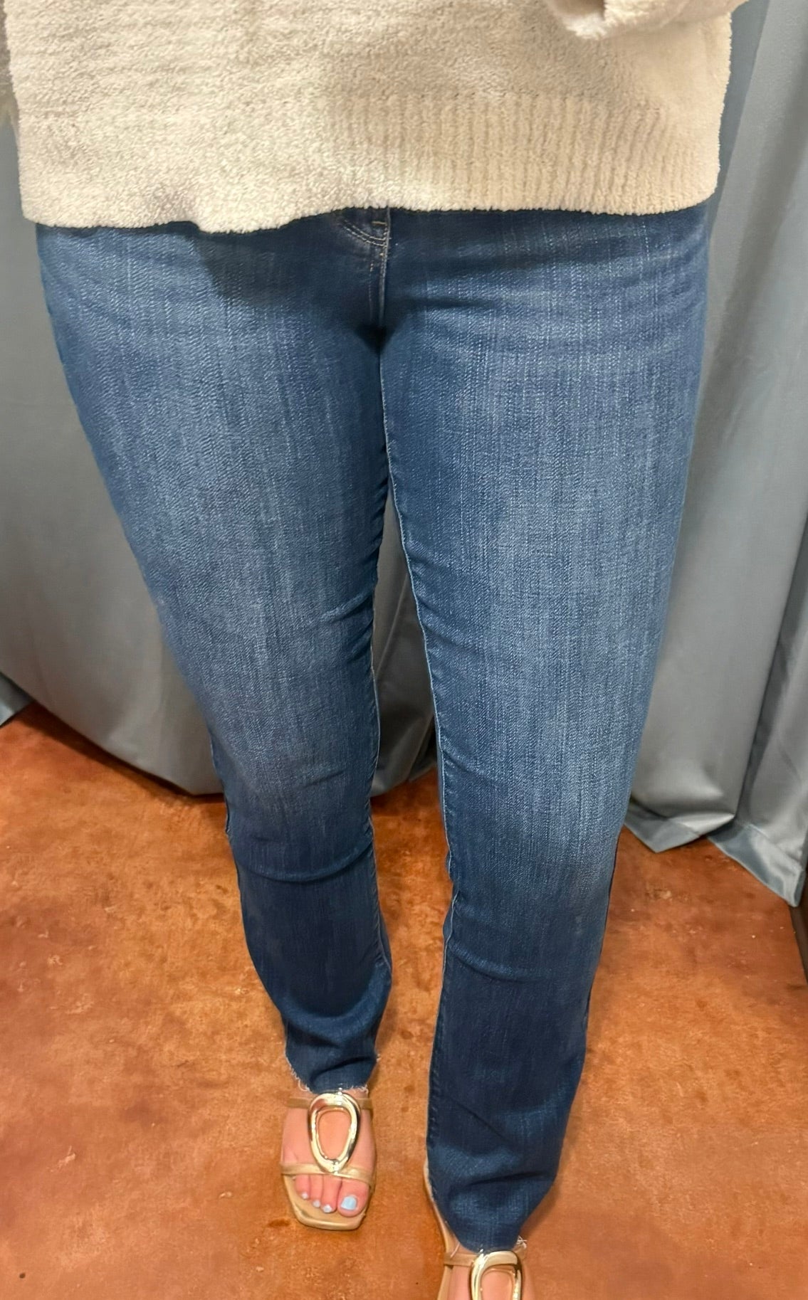 LOW RISE BOOTCUT Raw Hem
