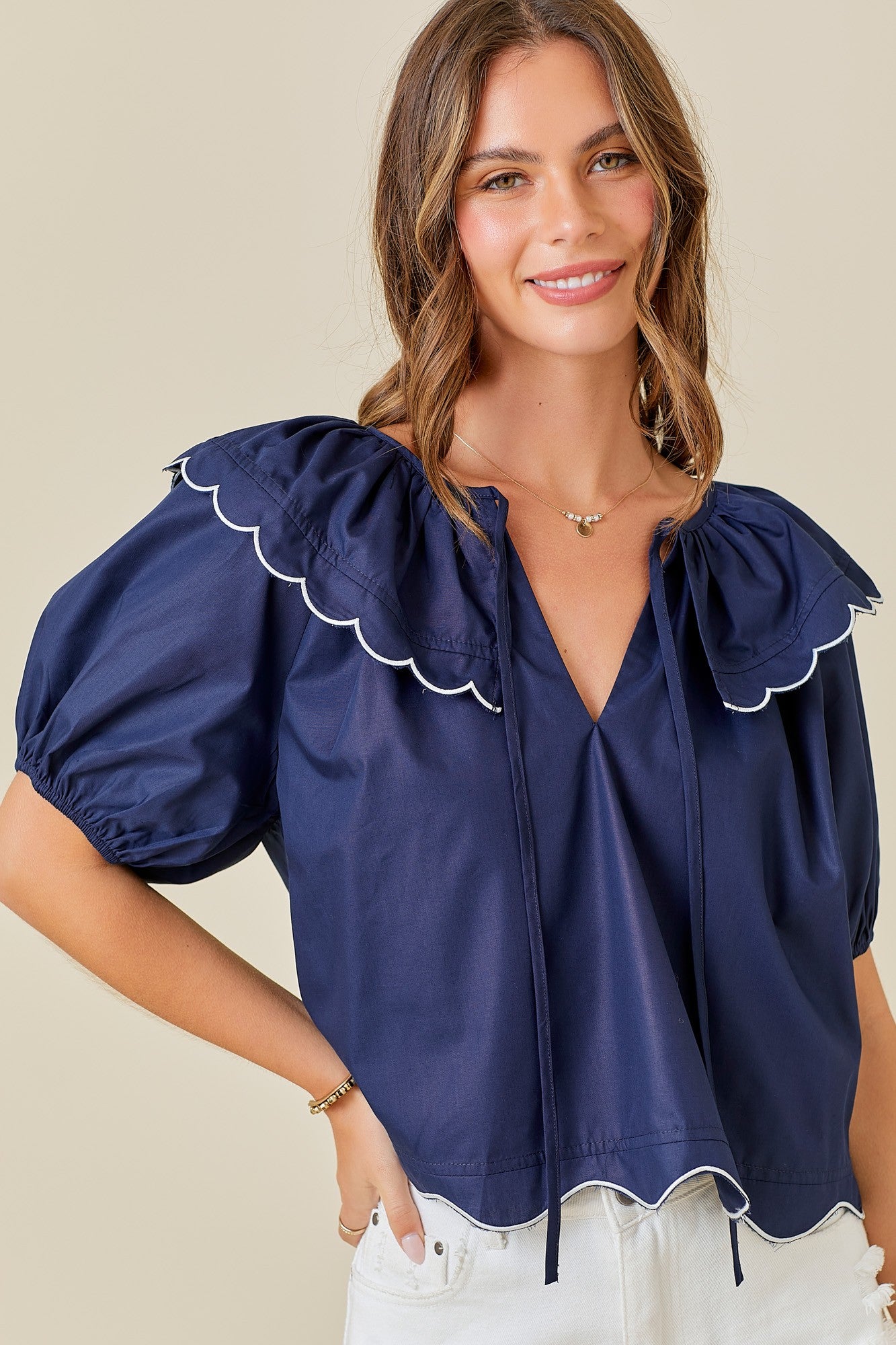 Scallop Hem Top With Scallop Collar