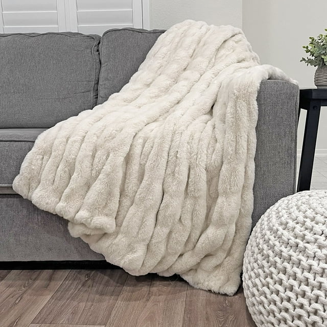 Mallow Faux Fur Throw 50x60