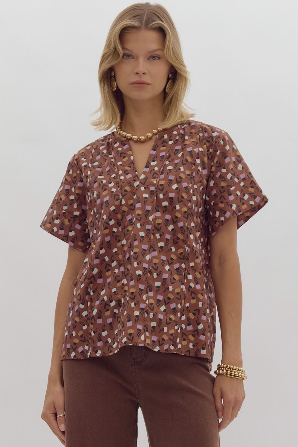 Flower print short sleeve vneck top